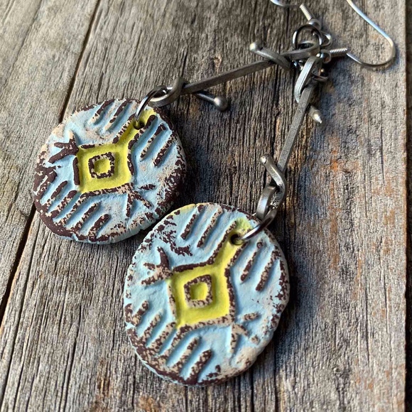 Jewelry - Women's Earrings.